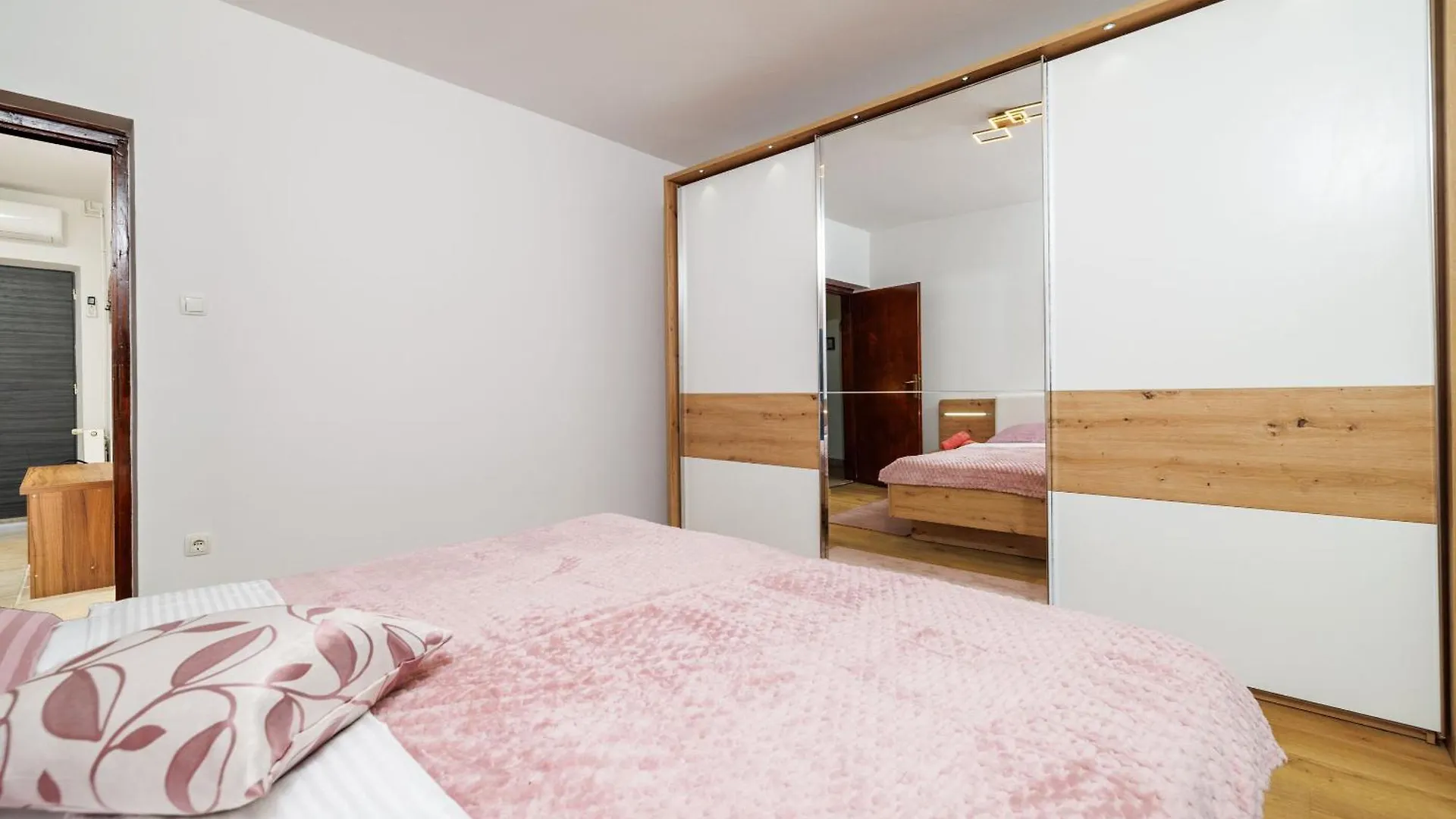 Apartments Iva Crikvenica